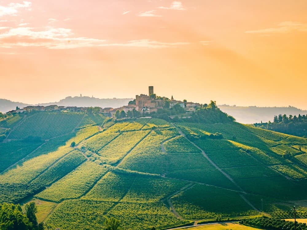 itinerari-bici-langhe-vacanza-romantica image