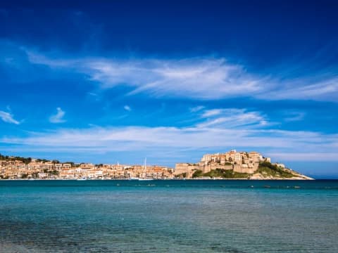 weekend-in-corsica-nella-baia-di-calvi