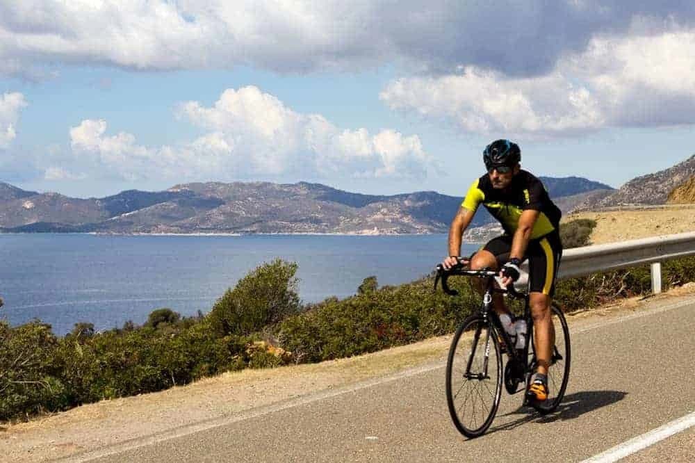 la-transardinia-in-bici-da-corsa