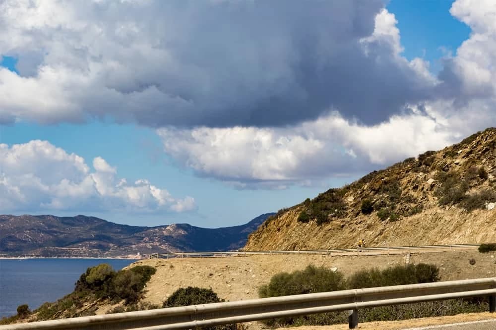 la-transardinia-in-bici-da-corsa