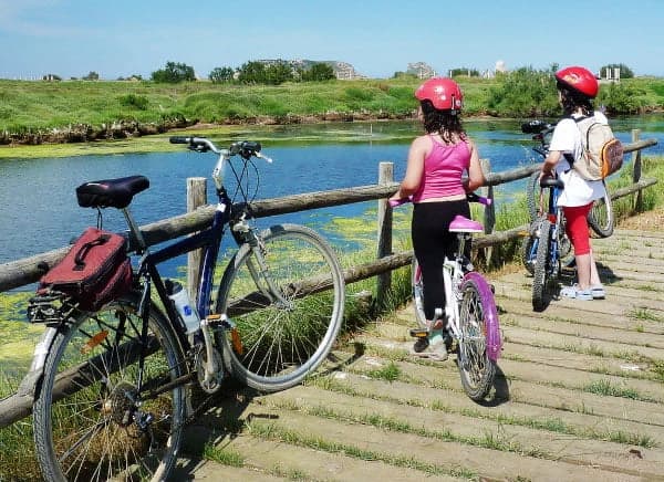 by-bike-along-the-green-roads-of-girona