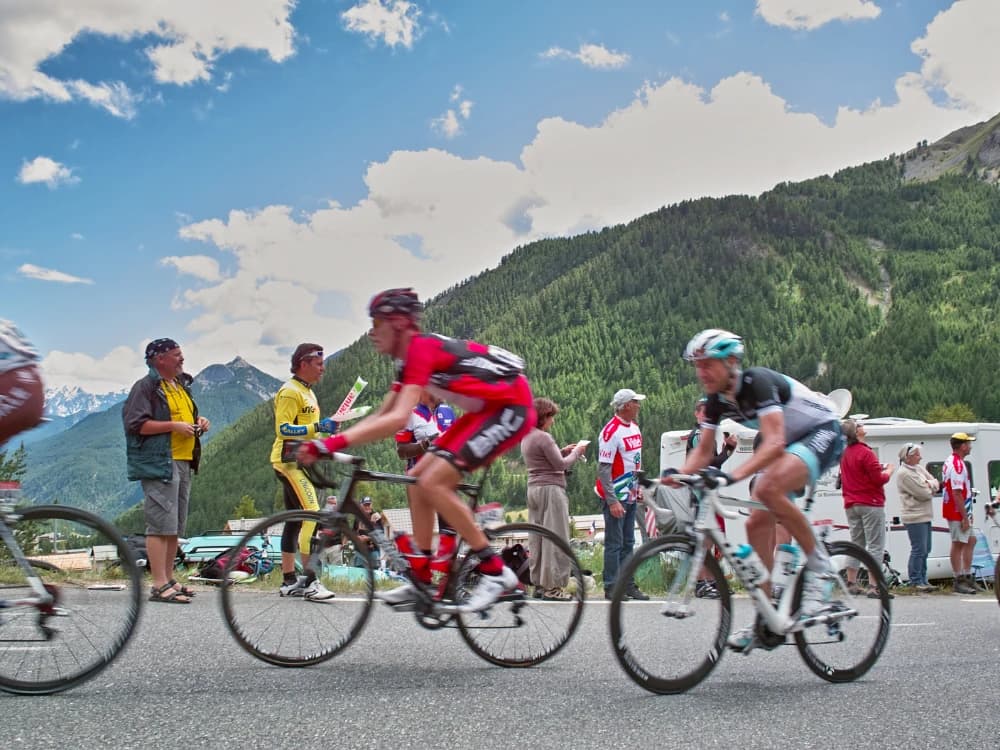alpine-passes-and-lakes-from-geneva-to-annecy-by-racing-bike
