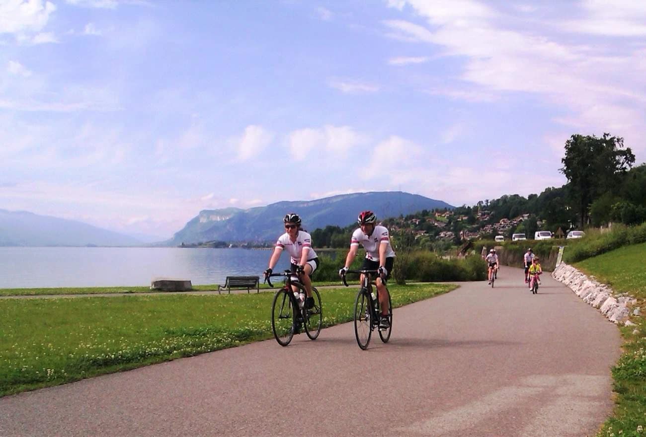 tour-dei-laghi-tra-ginevra-e-le-alpi-francesi-in-bici