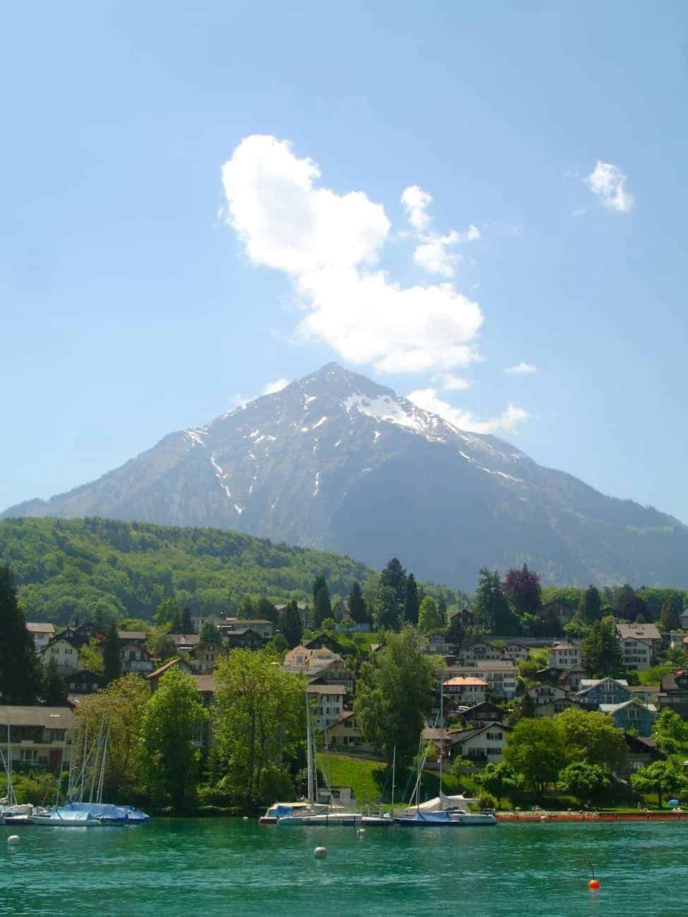 switzerland-between-lakes-and-culture-from-geneva-to-interlaken-by-bike