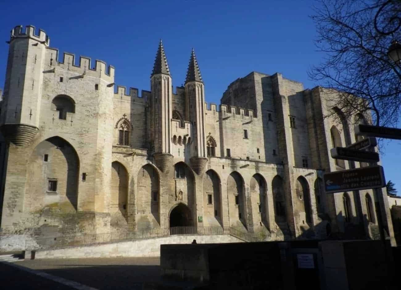 racing-bike-from-avignon-to-saint-paul-de-vence