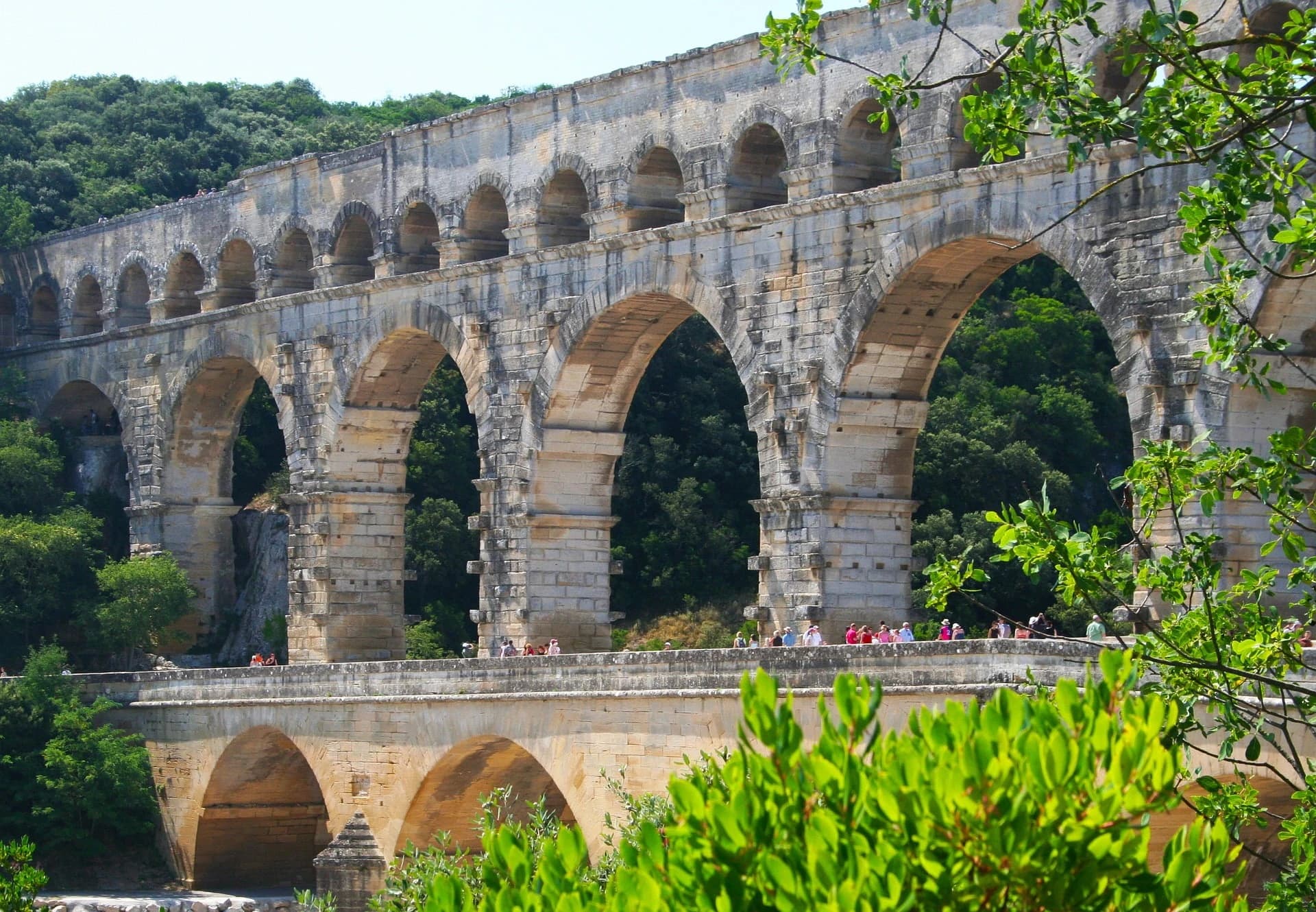 racing-bike-from-avignon-to-saint-paul-de-vence
