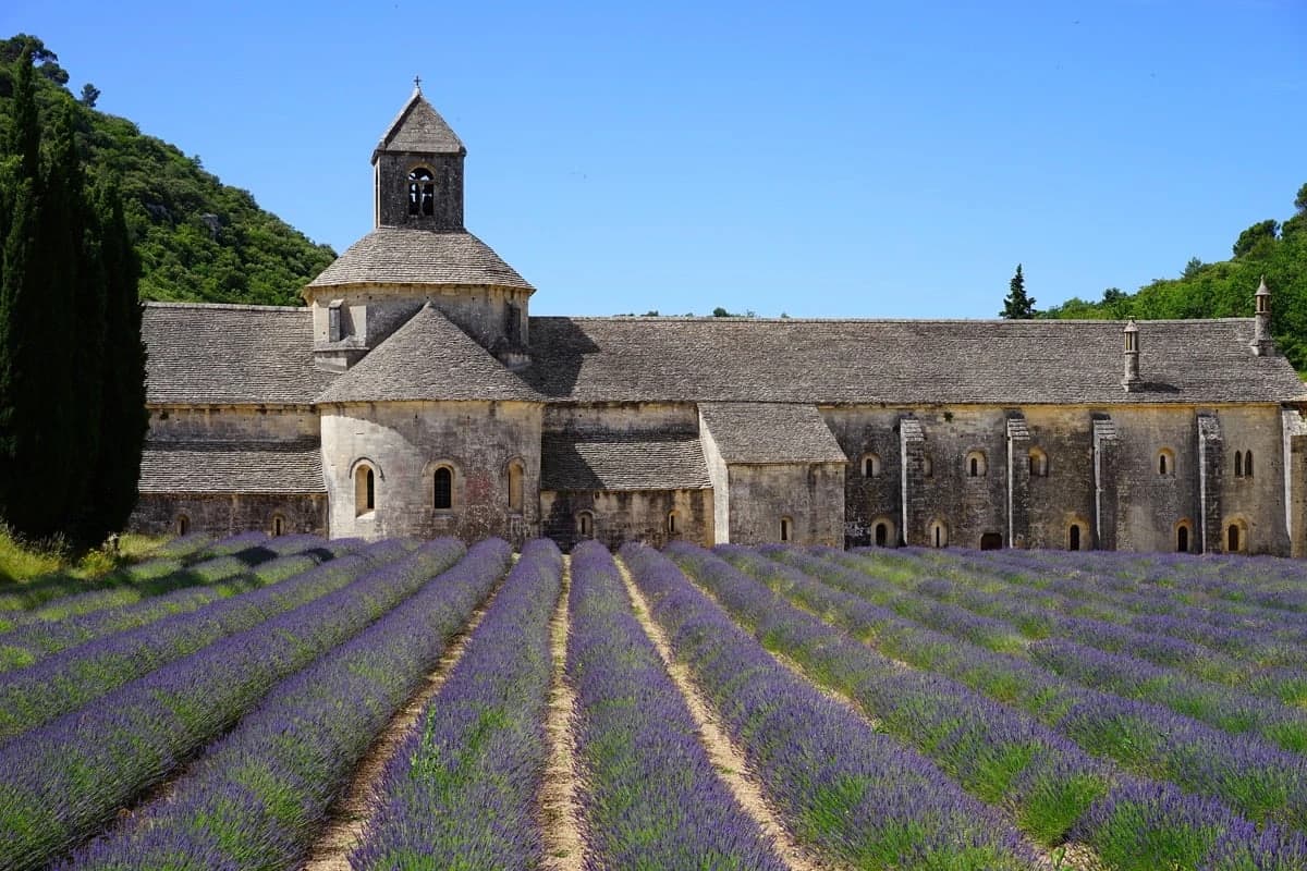 lalta-provenza-il-mont-ventoux-e-il-luberon