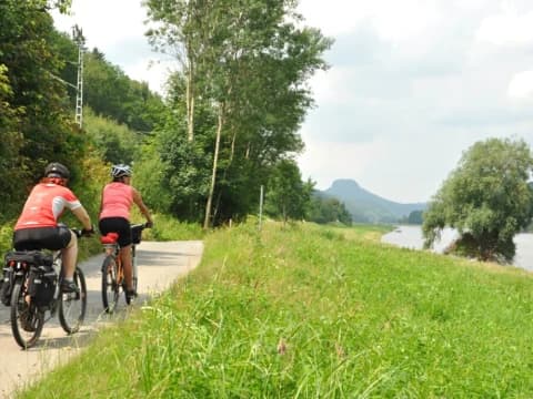 the-elba-cycle-path-from-the-mouth-to-prague