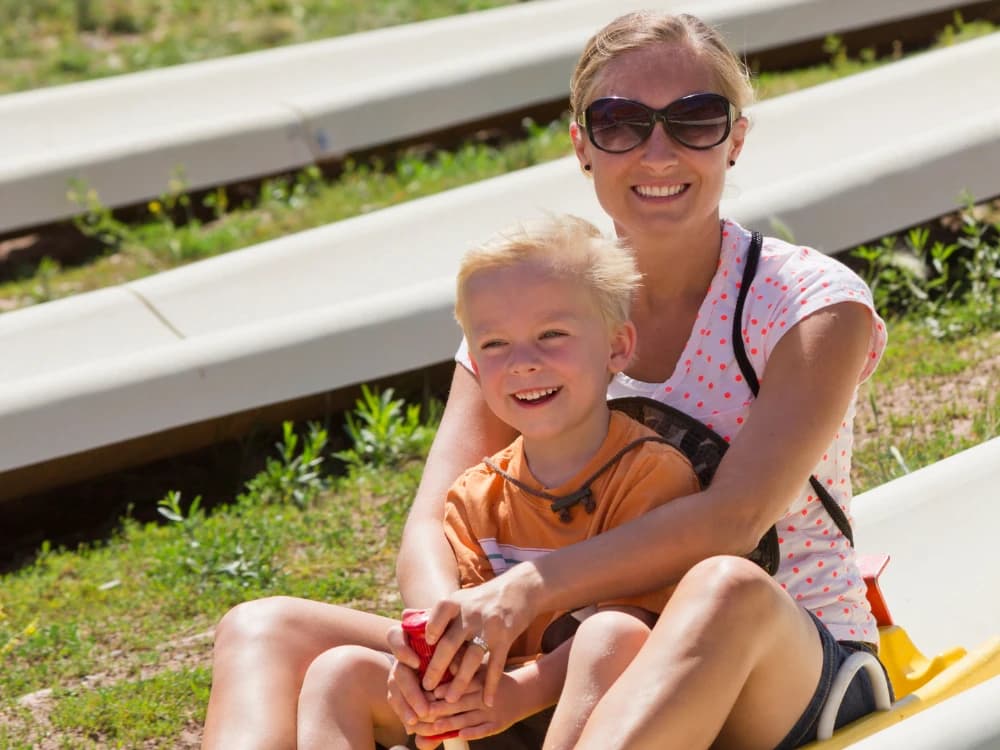 the-drava-bicycle-path-family-group