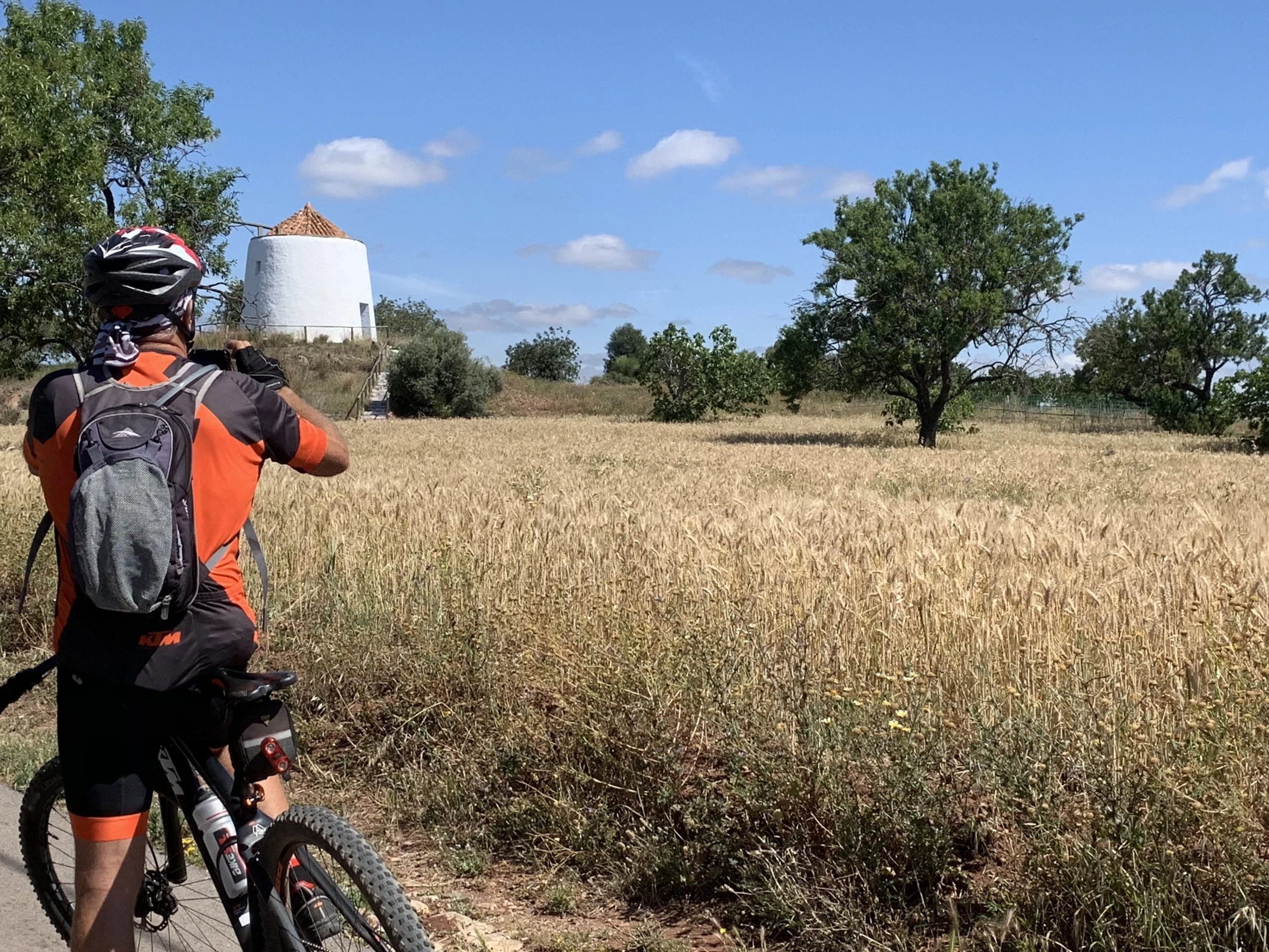 on-the-trails-of-the-algarve-on-mountain-bike