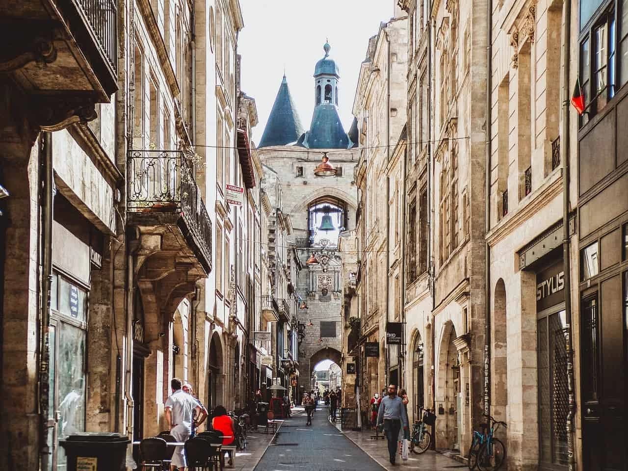 the-vineyards-of-bordeaux-and-the-route-des-chateaux-in-7-days