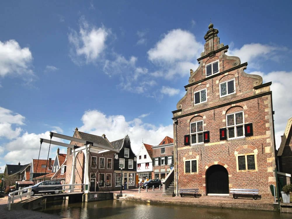 holland-ijssel-lake-by-bike-and-sailing-ship-wapen-fan-fryslan-2