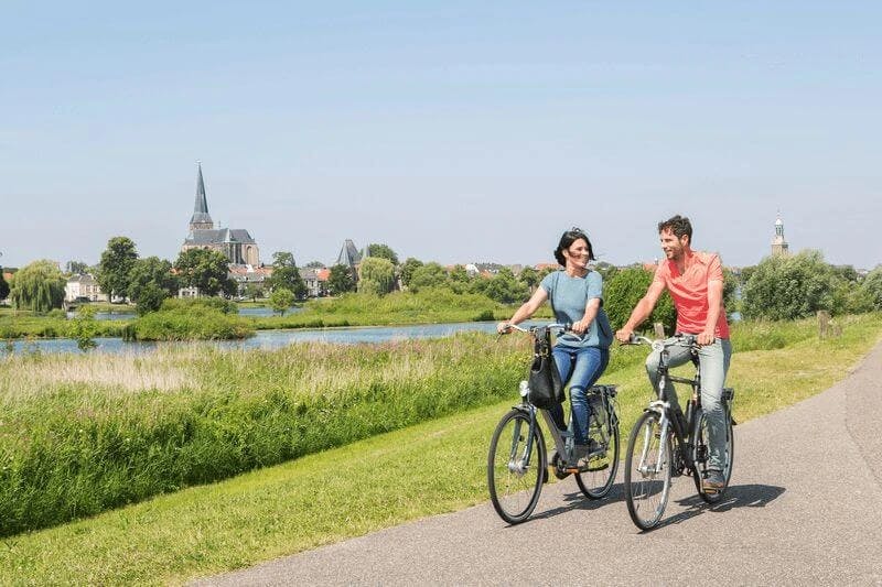 bike-and-boat-among-the-hanseatic-cities-of-holland