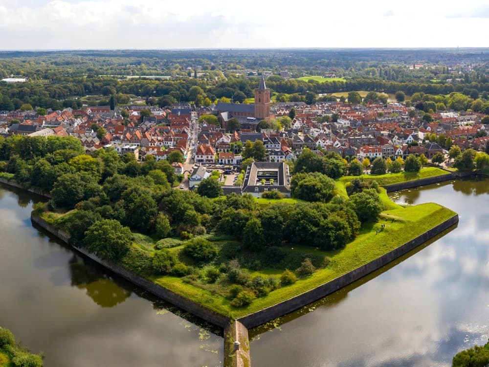 bike-and-boat-among-the-hanseatic-cities-of-holland