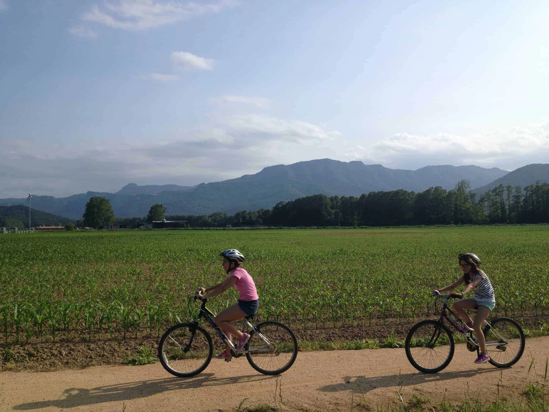 from-girona-to-the-sea-along-the-green-paths