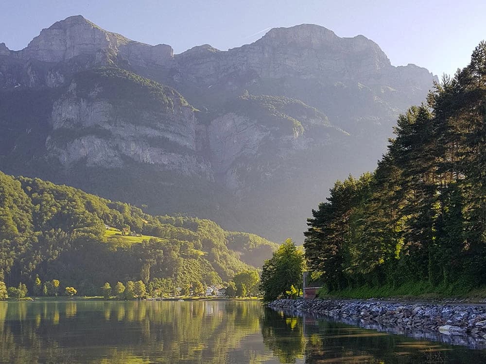 i-laghi-della-svizzera-in-bicicletta-costanza-zurigo-e-walen