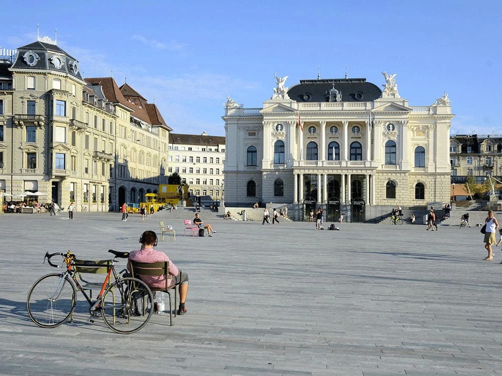 the-lakes-of-switzerland-by-bicycle-constance-zurich-and-walen