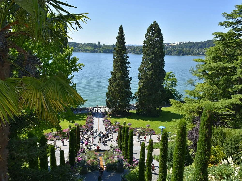 the-lakes-of-switzerland-by-bicycle-constance-zurich-and-walen