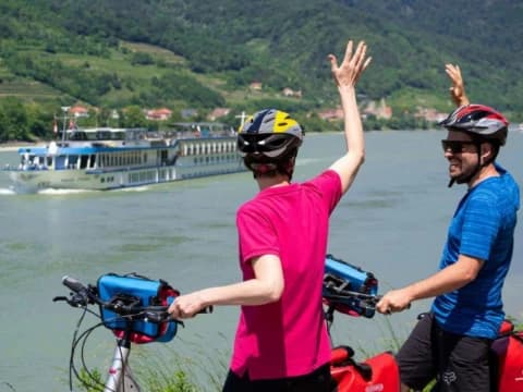 il-danubio-in-bici-e-barca-premium-passau-vienna-e-budapest