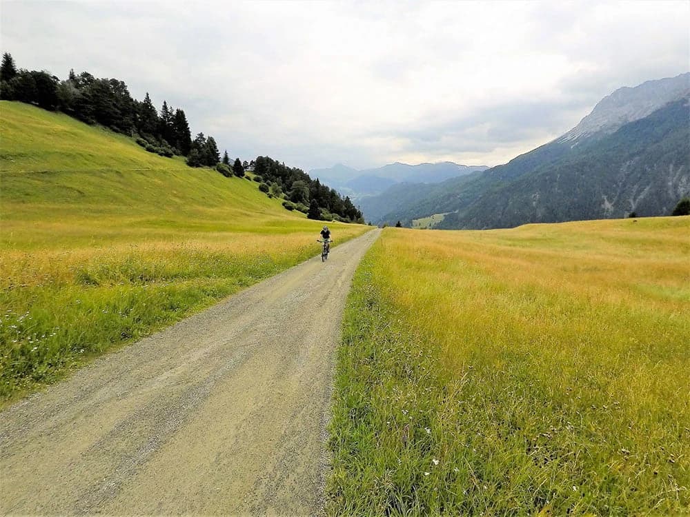 from-st-moritz-to-milan-by-bike-from-the-alps-to-the-city