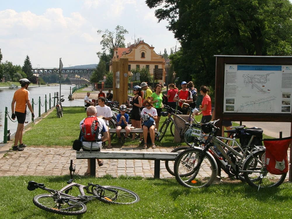 in-group-from-prague-to-dresden