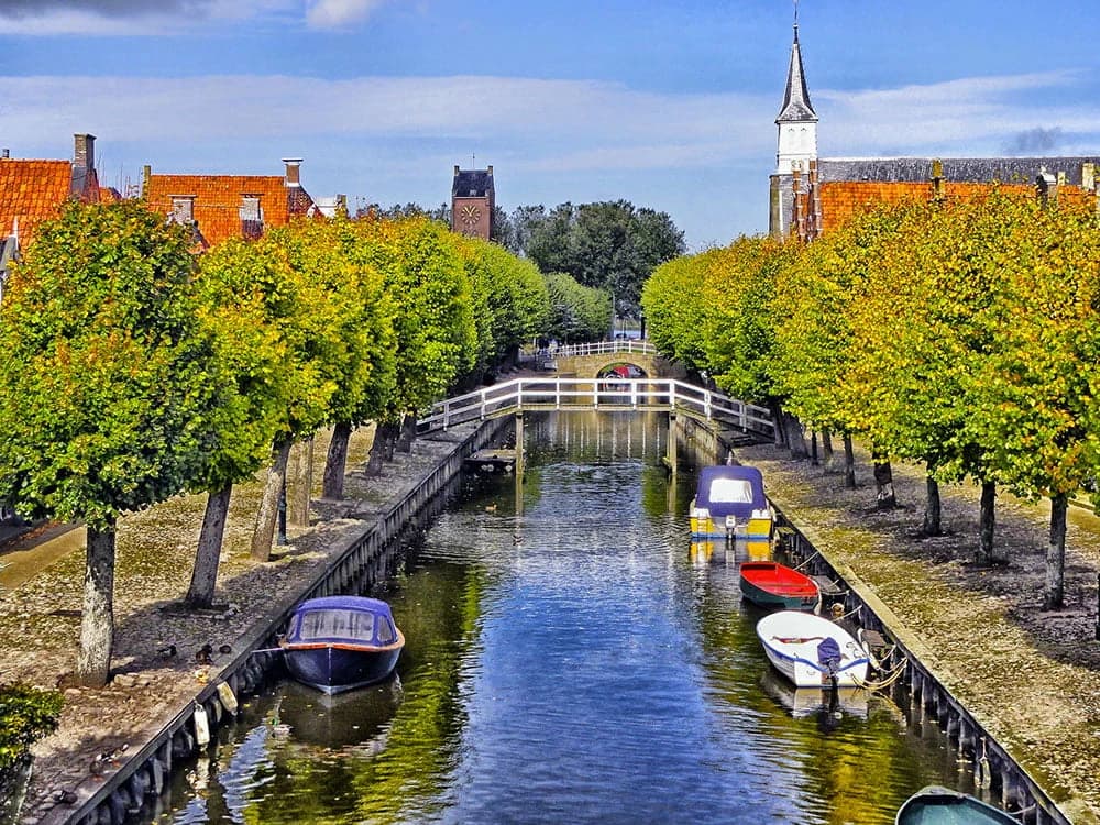 bike-and-boat-on-the-ijsselmeer