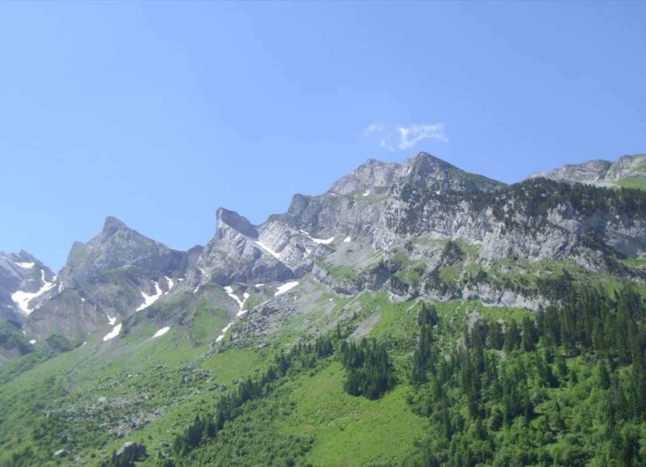 tour-circolare-da-ginevra-le-alpi-francesi-in-bici-da-corsa