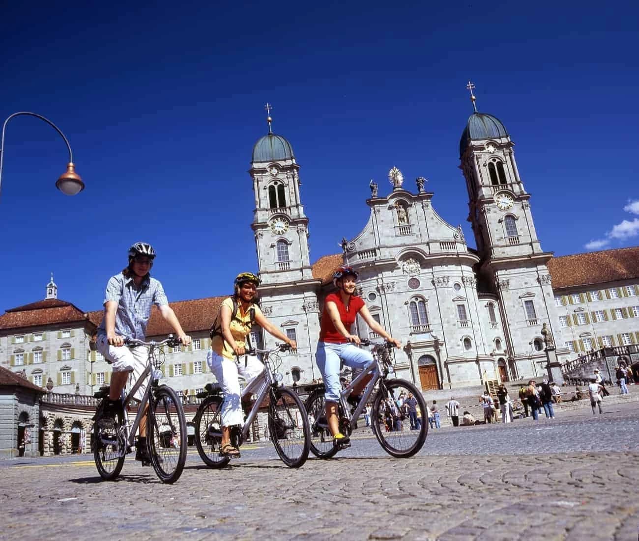 the-most-beautiful-lakes-of-switzerland-by-bike