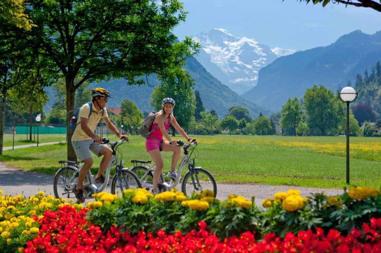 the-most-beautiful-lakes-of-switzerland-by-bike