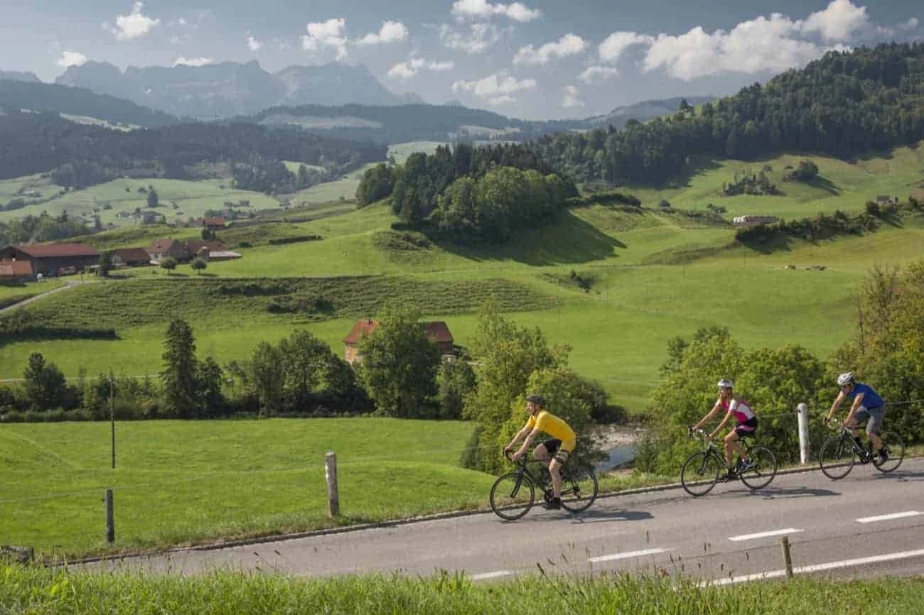 il-percorso-panoramico-delle-alpi-in-bici