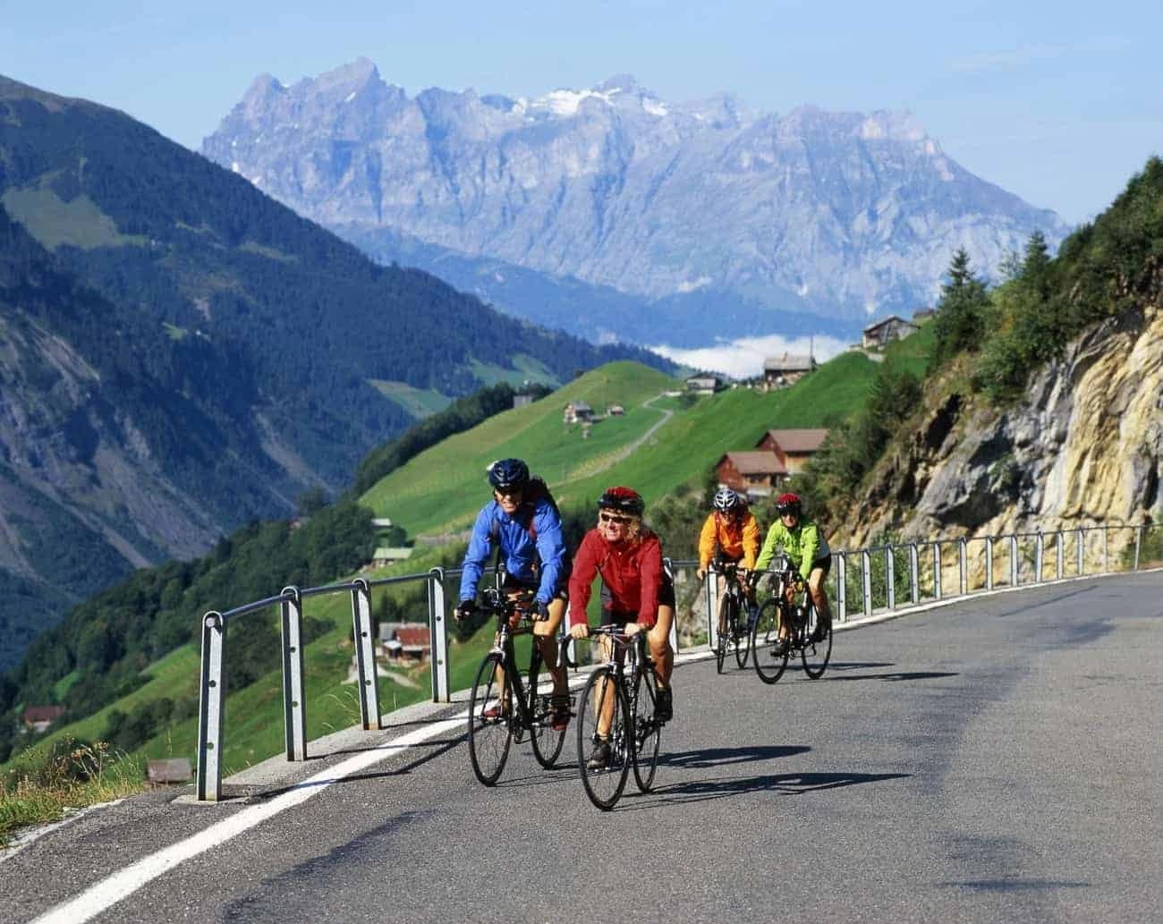 il-percorso-panoramico-delle-alpi-in-bici