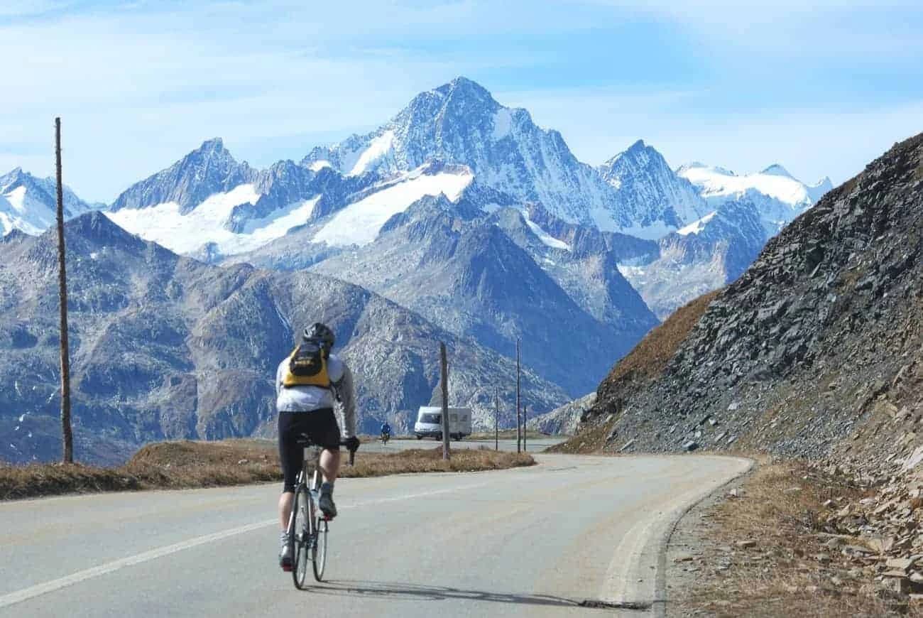 il-percorso-panoramico-delle-alpi-in-bici