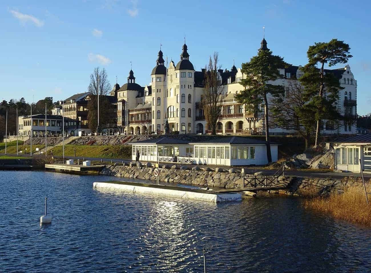 by-bike-in-the-stockholm-archipelago