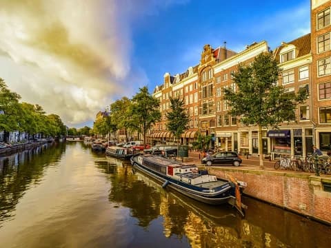 between-holland-and-flanders-from-bruges-to-amsterdam-by-bike-and-boat