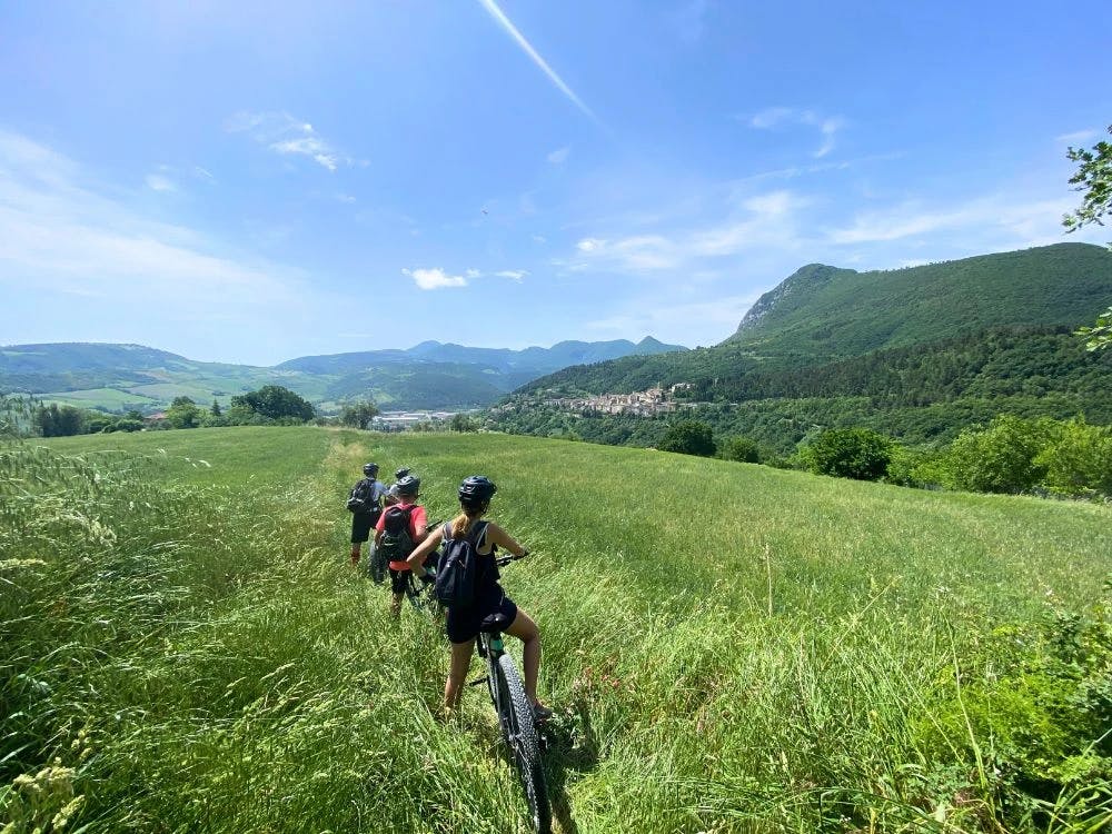 from-the-umbrian-marchigian-apennines-to-the-riviera-del-conero-by-bike