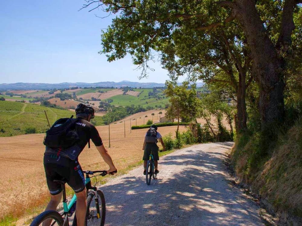 from-the-umbrian-marchigian-apennines-to-the-riviera-del-conero-by-bike
