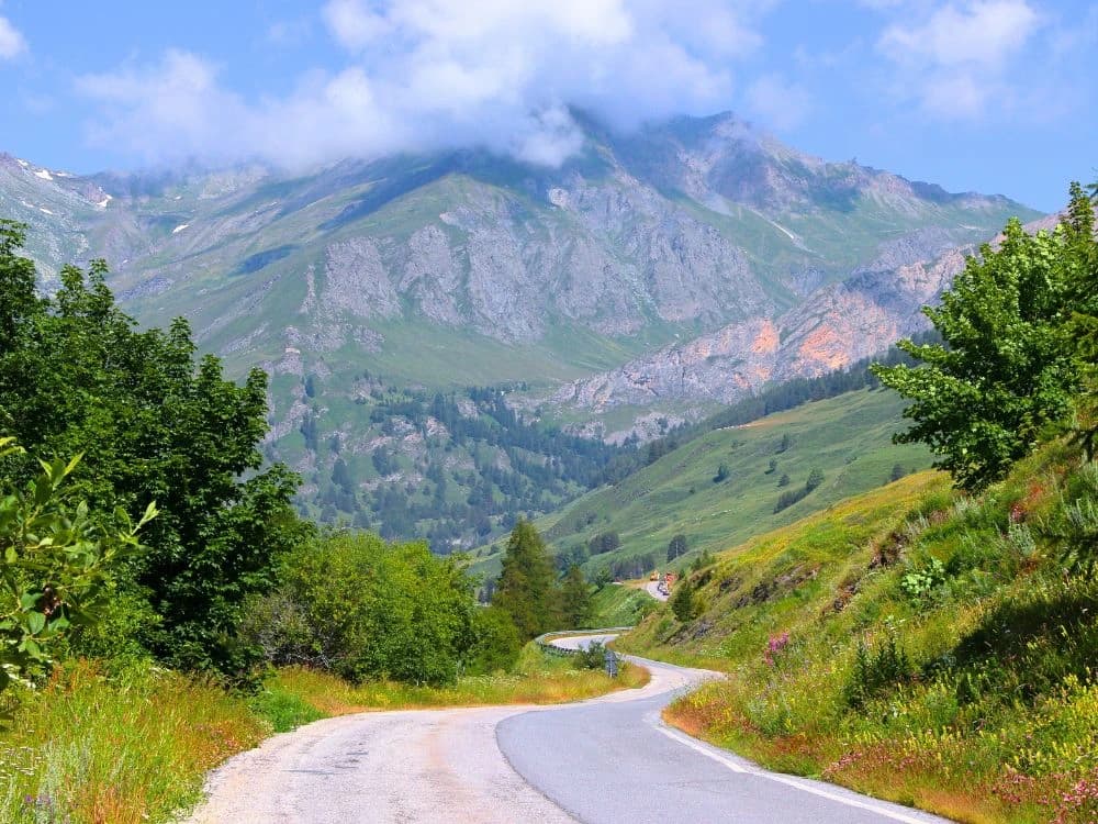 laltopiano-della-gardetta-e-la-val-maira-in-mountain-bike