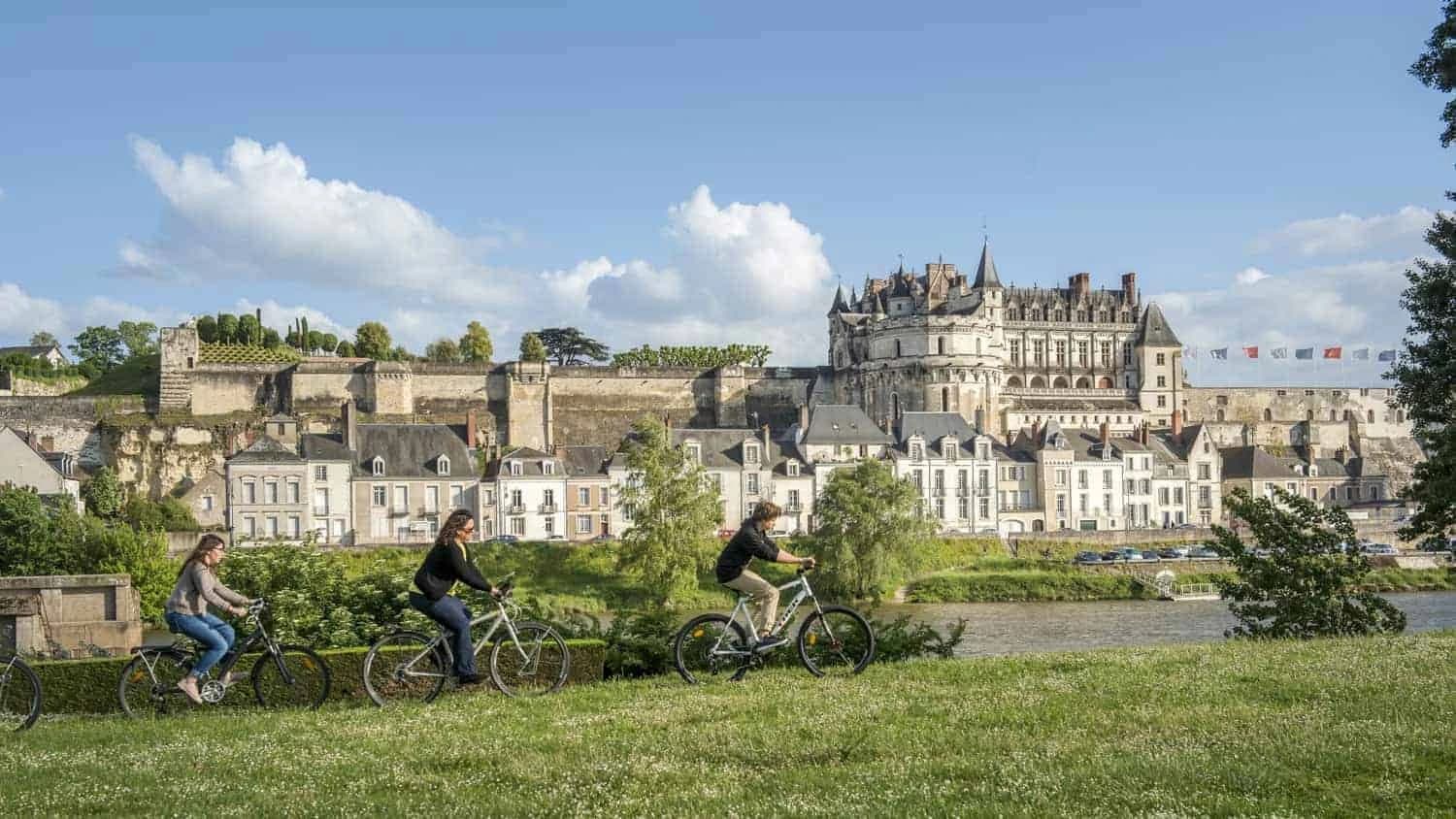 Loire by bike loire-by-bike