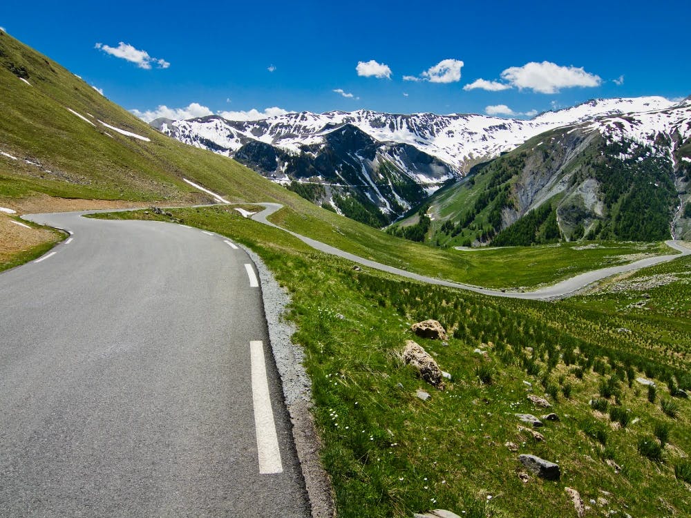 alpine-passes-and-lakes-from-geneva-to-annecy-by-racing-bike