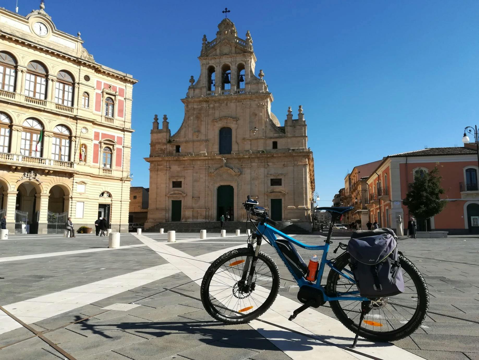 le-citta-barocche-della-sicilia-orientale-in-bici