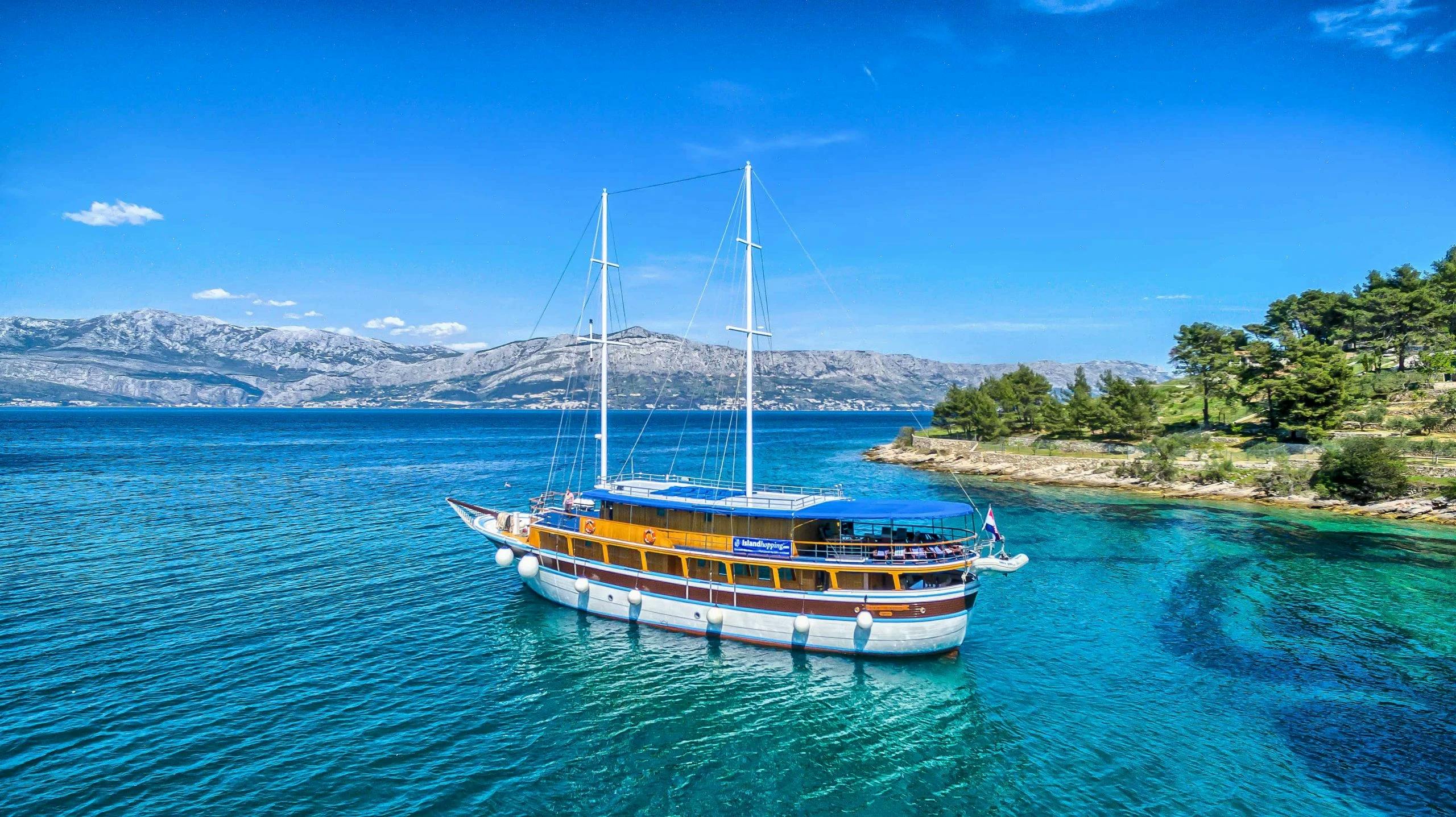 on-bike-and-boat-premium-among-the-islands-of-southern-dalmatia