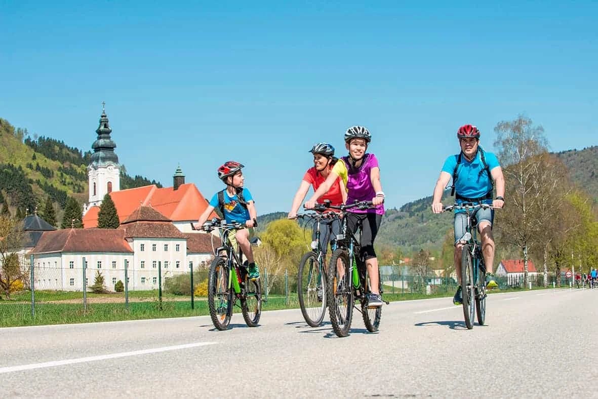from-linz-to-vienna-by-bike-for-families
