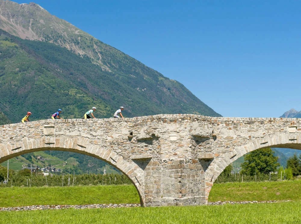 from-st-moritz-to-milan-by-bike-from-the-alps-to-the-city