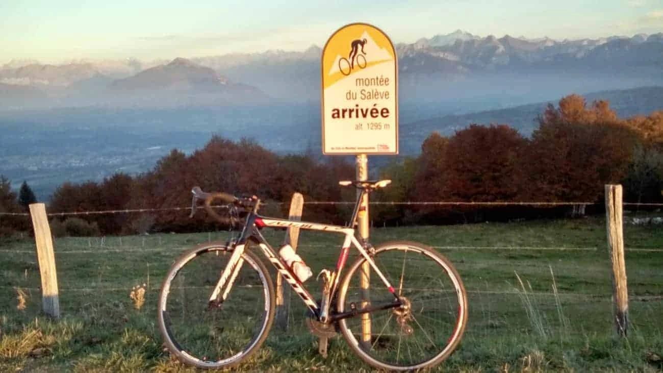 tour-circolare-da-ginevra-le-alpi-francesi-in-bici-da-corsa
